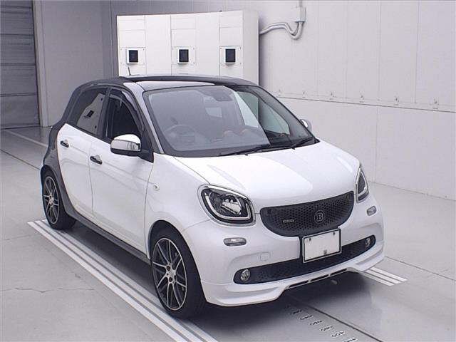 2018 Smart ForFour Smart Forfour Brabus Exclusive Panoramic - photo 1 2018 Smart ForFour Smart Forfour Brabus Exclusive Panoramic White Sedan for sale, Japanese used car export | GULJI TRADERS
