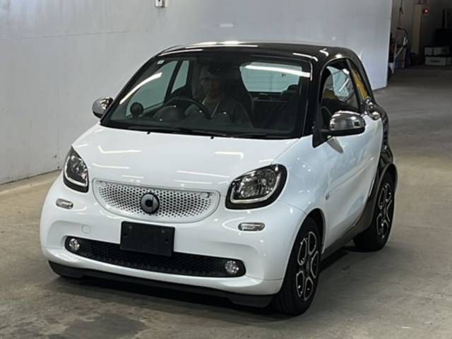2016 Smart ForTwo Turbo Sedan for sale, Japanese used car export - photo 1 of 3 | GULJI TRADERS
