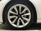 2020 Tesla Model 3 Long-range Glass roof Black leather 19-inch alloy wheels ETC Pearl Sedan for sale, Japanese used car export - photo 46 of 49 | GULJI TRADERS