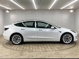 2021 Tesla Model 3 Long range White Sedan for sale, Japanese used car export - photo 18 of 20 | GULJI TRADERS