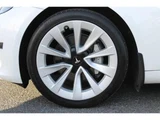 2021 Tesla Model 3 Dual Motor AWD Long Range White Sedan for sale, Japanese used car export - photo 9 of 9 | GULJI TRADERS
