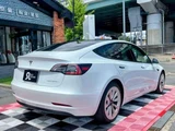 2021 Tesla Model 3 Long range White Sedan for sale, Japanese used car export - photo 8 of 9 | GULJI TRADERS