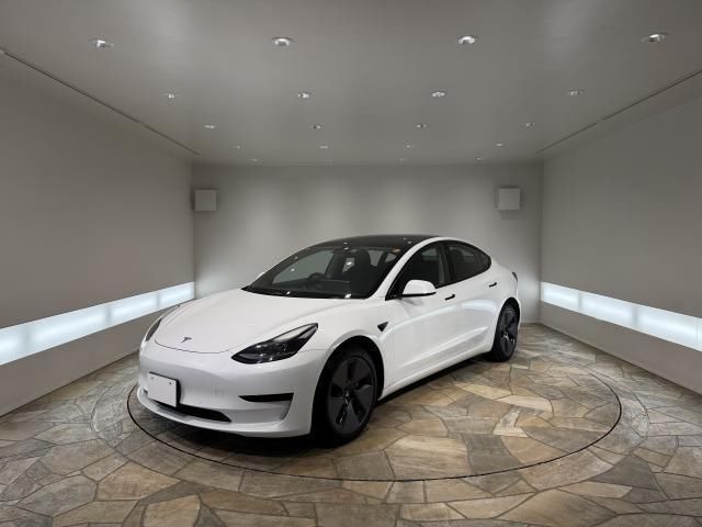 2022 Tesla Model 3 RWD - photo 1 2022 Tesla Model 3 RWD White Sedan for sale, Japanese used car export | GULJI TRADERS
