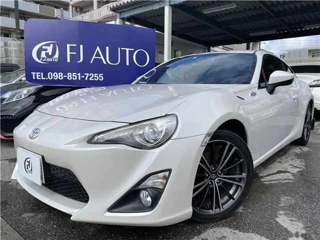 2012 Toyota 86 GT ★ 6-speed manual transmission ★ BLITZ muffler ★ Rear diffuser ★ Genuine navigation system White Coupe for sale, Japanese used car export - photo 1 of 50 | GULJI TRADERS