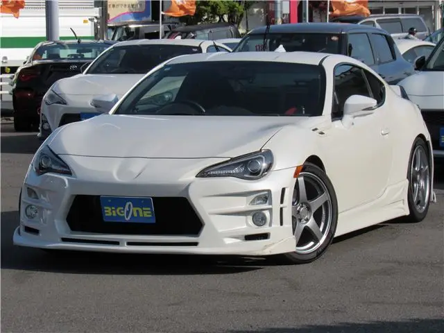 2012 Toyota 86 GT - photo 1 2012 Toyota 86 GT Pearl Coupe for sale, Japanese used car export - photo 1 of 42 | GULJI TRADERS
