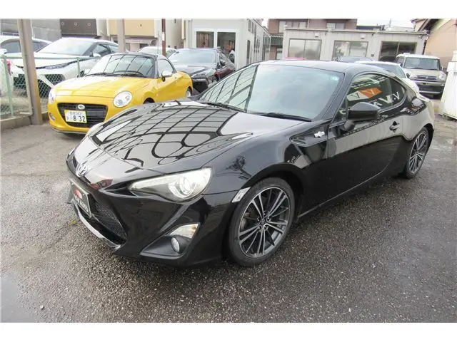 2012 Toyota 86 GT - photo 1 2012 Toyota 86 GT Black Coupe for sale, Japanese used car export - photo 1 of 40 | GULJI TRADERS