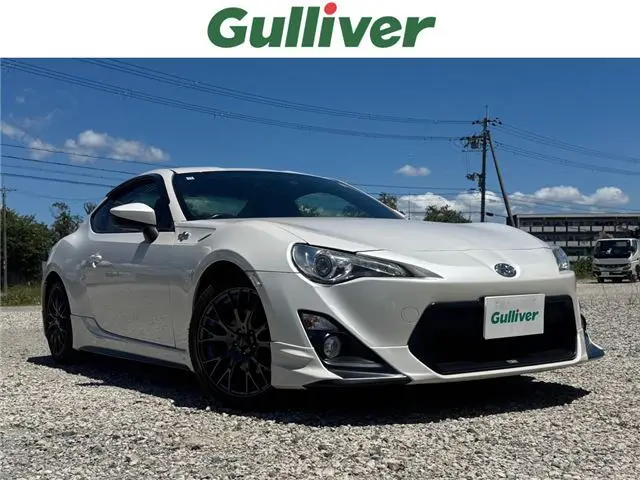 2012 Toyota 86 GT TRD Aero Parts Pearl Coupe for sale, Japanese used car export - photo 1 of 41 | GULJI TRADERS