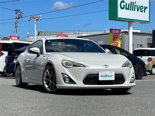 2012 Toyota 86 GT - photo 1 2012 Toyota 86 GT White Coupe for sale, Japanese used car export - photo 1 of 24 | GULJI TRADERS