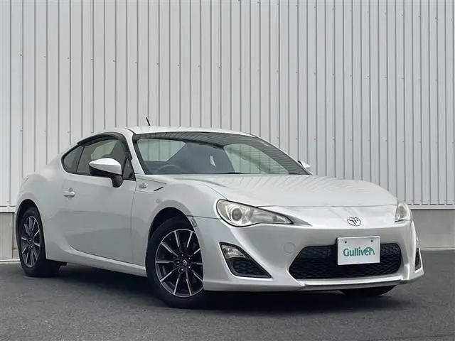 2012 Toyota 86 G - photo 1 2012 Toyota 86 G White Coupe for sale, Japanese used car export - photo 1 of 24 | GULJI TRADERS