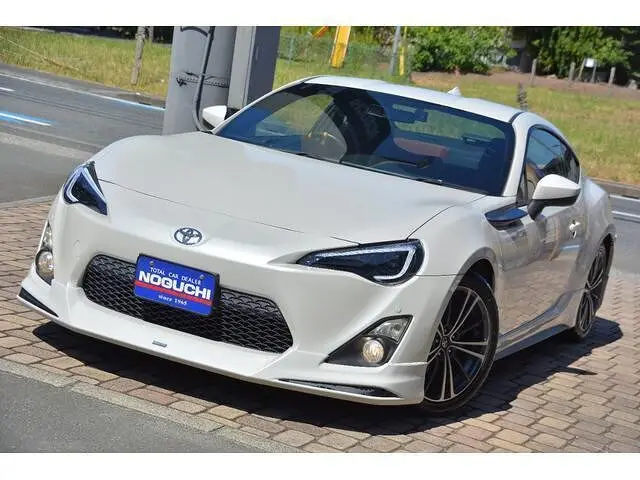 2012 Toyota 86 GT White Coupe for sale, Japanese used car export - photo 1 of 10 | GULJI TRADERS