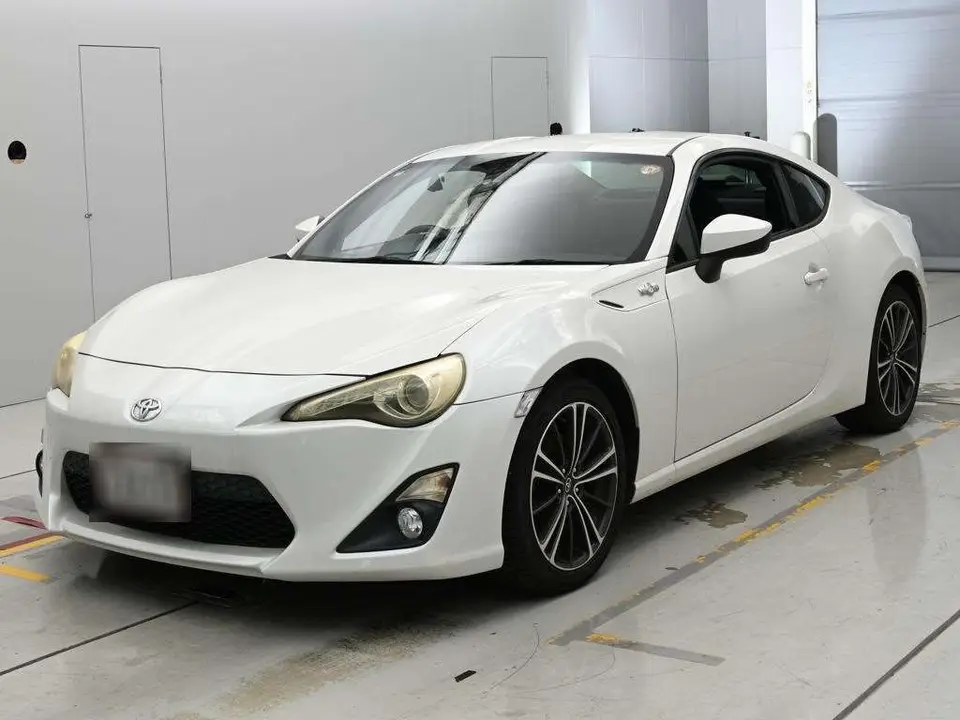 2012 Toyota 86 GT Pearl Coupe for sale, Japanese used car export - photo 1 of 12 | GULJI TRADERS