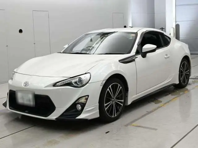 2012 Toyota 86 GT Pearl Coupe for sale, Japanese used car export - photo 1 of 12 | GULJI TRADERS