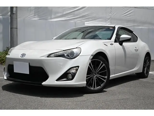 2012 Toyota 86 2.0 GT White Coupe for sale, Japanese used car export - photo 1 of 9 | GULJI TRADERS