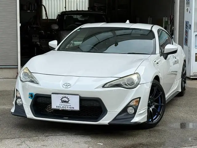 2012 Toyota 86 GT Pearl Coupe for sale, Japanese used car export - photo 1 of 9 | GULJI TRADERS
