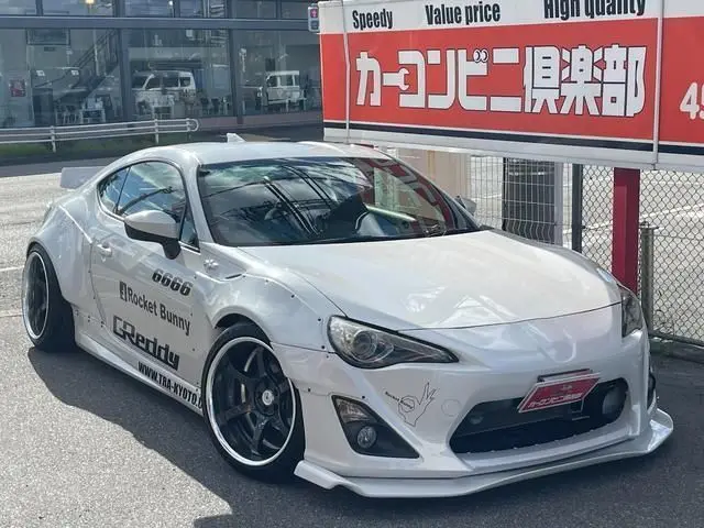 2012 Toyota 86 GT Pearl Coupe for sale, Japanese used car export - photo 1 of 9 | GULJI TRADERS