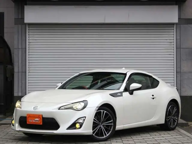 2013 Toyota 86 2.0 GT ★ Inspected by third-party organization AIS ★ Rating: 4 Pearl Coupe for sale, Japanese used car export - photo 1 of 39 | GULJI TRADERS