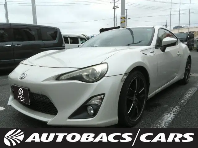 2013 Toyota 86 2000 GT 2-door 6-speed manual transmission 2WD 4-seater Pearl Coupe for sale, Japanese used car export - photo 1 of 3 | GULJI TRADERS