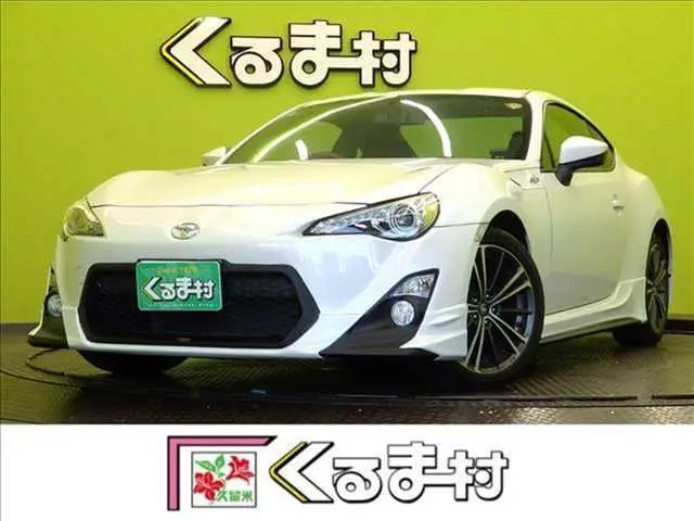 2014 Toyota 86 GT Limited Pearl Coupe for sale, Japanese used car export - photo 1 of 45 | GULJI TRADERS