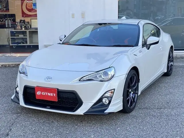 2014 Toyota 86 GT White Coupe for sale, Japanese used car export - photo 1 of 10 | GULJI TRADERS