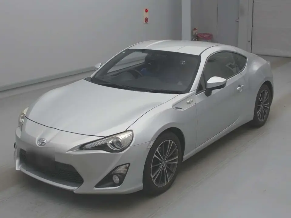 2014 Toyota 86 Silver Coupe for sale, Japanese used car export - photo 1 of 2 | GULJI TRADERS