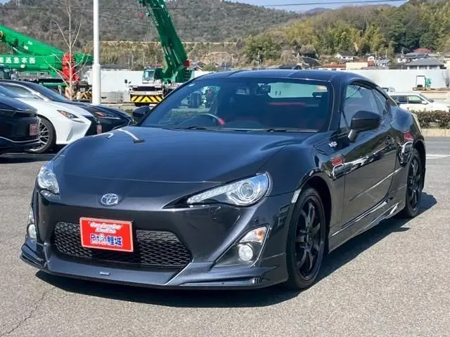 2014 Toyota 86 2.0 GT Limited - photo 1 2014 Toyota 86 2.0 GT Limited Gray Coupe for sale, Japanese used car export - photo 1 of 9 | GULJI TRADERS