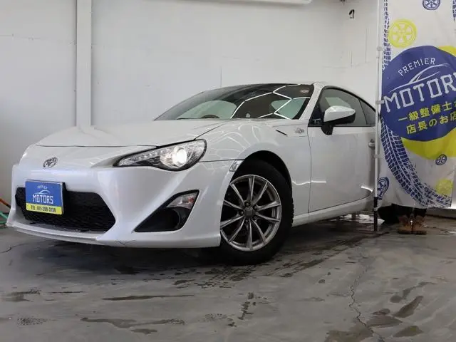2015 Toyota 86 2.0 GT Limited - photo 1 2015 Toyota 86 2.0 GT Limited Pearl Coupe for sale, Japanese used car export - photo 1 of 27 | GULJI TRADERS