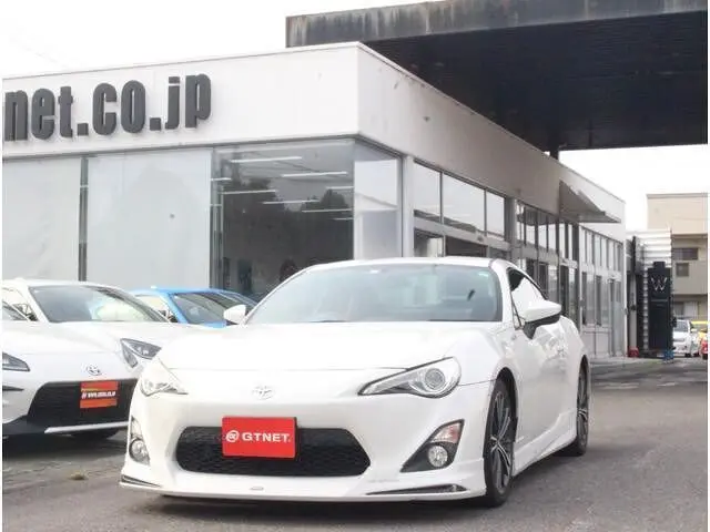 2015 Toyota 86 GT Limited White Coupe for sale, Japanese used car export - photo 1 of 10 | GULJI TRADERS