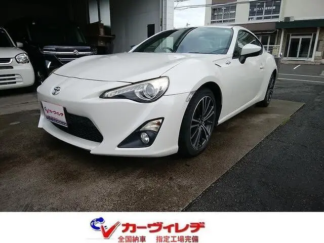 2015 Toyota 86 GT Limited - photo 1 2015 Toyota 86 GT Limited Pearl Coupe for sale, Japanese used car export - photo 1 of 10 | GULJI TRADERS