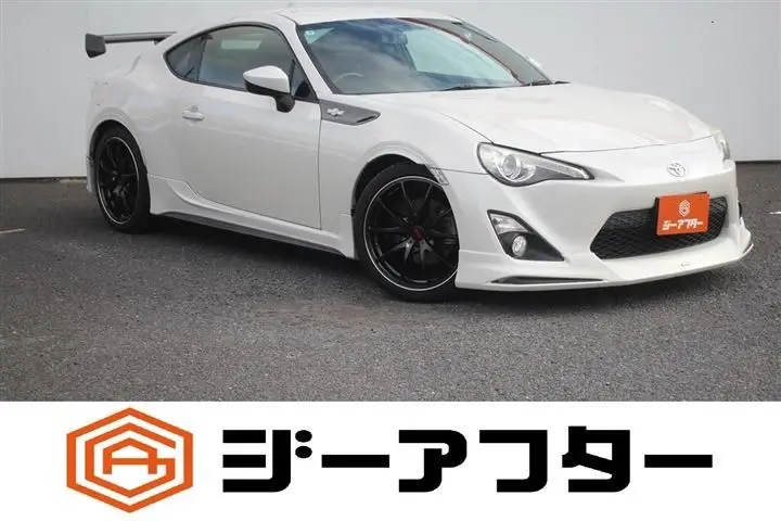 2015 Toyota 86 14R White Coupe for sale, Japanese used car export - photo 1 of 30 | GULJI TRADERS