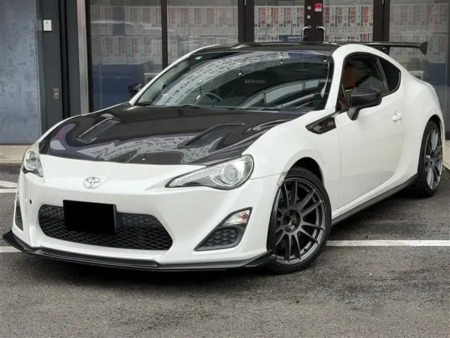 2016 Toyota 86 GRMN - photo 1 2016 Toyota 86 GRMN Pearl Coupe for sale, Japanese used car export - photo 1 of 27 | GULJI TRADERS