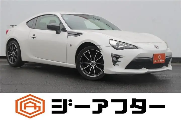 2016 Toyota 86 2.0GT Limited - photo 1 2016 Toyota 86 2.0GT Limited White Coupe for sale, Japanese used car export - photo 1 of 30 | GULJI TRADERS