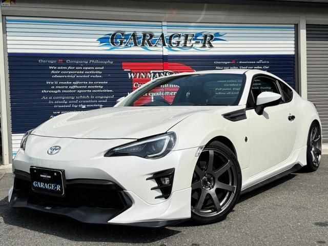 2016 Toyota 86 2.0 GT - photo 1 2016 Toyota 86 2.0 GT Coupe for sale, Japanese used car export - photo 1 of 9 | GULJI TRADERS