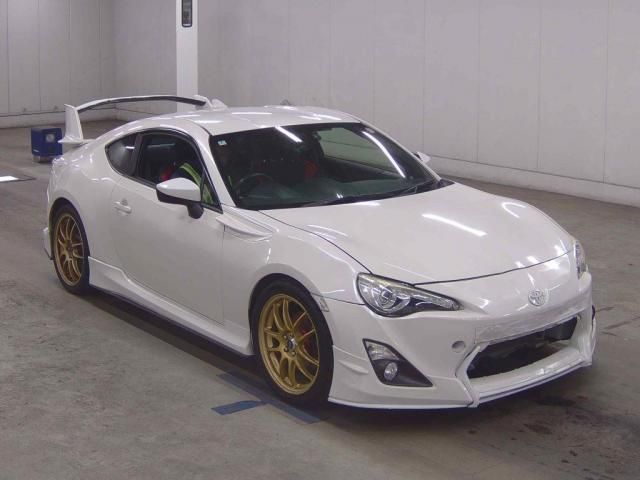 2016 Toyota 86 Coupe for sale, Japanese used car export - photo 1 of 5 | GULJI TRADERS