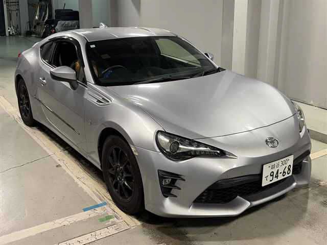2017 Toyota 86 G - photo 1 2017 Toyota 86 G Coupe for sale, Japanese used car export - photo 1 of 8 | GULJI TRADERS