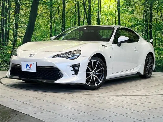 2018 Toyota 86 GT Limited Pearl Coupe for sale, Japanese used car export - photo 1 of 30 | GULJI TRADERS