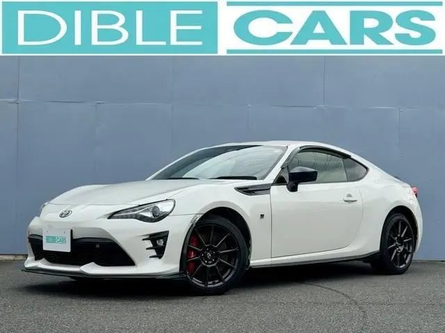 2019 Toyota 86 2.0 GR Sport White Coupe for sale, Japanese used car export | GULJI TRADERS