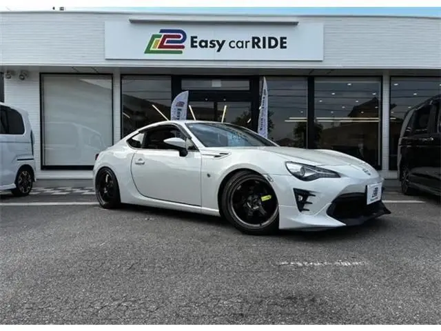2020 Toyota 86 2.0GT Limited Pearl Coupe for sale, Japanese used car export | GULJI TRADERS