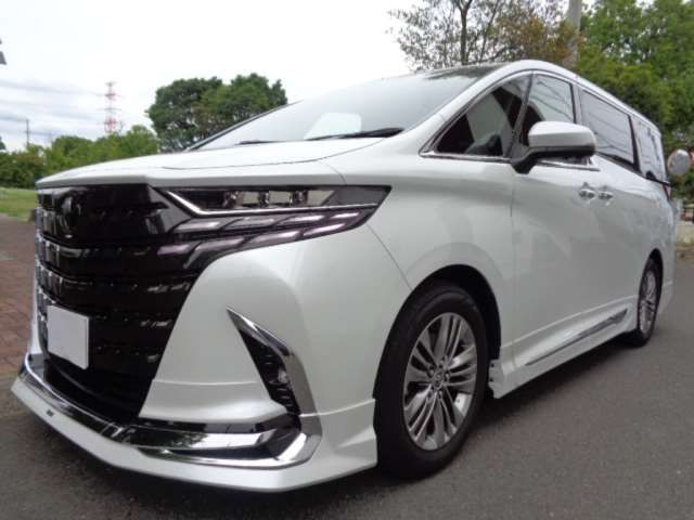 2025 Toyota Alphard Z - photo 1 2025 Toyota Alphard Z Van for sale, Japanese used car export - photo 1 of 46 | GULJI TRADERS