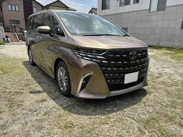 2026 Toyota Alphard Z Gold Van for sale, Japanese used car export - photo 1 of 23 | GULJI TRADERS