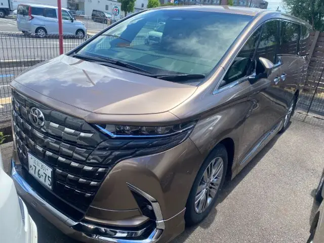 2026 Toyota Alphard Z Gold Van for sale, Japanese used car export - photo 1 of 6 | GULJI TRADERS