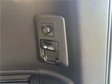 2015 Toyota Alphard Hybrid Lounge Van for sale, Japanese used car export - photo 34 of 68 | GULJI TRADERS