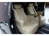 2017 Toyota Alphard Hybrid Hybrid 2.5 G E-Four 4WD Van for sale, Japanese used car export - photo 32 of 72 | GULJI TRADERS