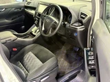 2018 Toyota Alphard Hybrid Hybrid 2.5 S E-Four 4WD Van for sale, Japanese used car export - photo 20 of 51 | GULJI TRADERS