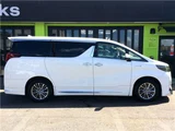 2018 Toyota Alphard Hybrid Lounge 4WD Van for sale, Japanese used car export - photo 32 of 66 | GULJI TRADERS