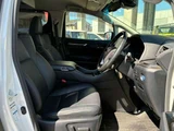 2018 Toyota Alphard Hybrid Hybrid 2.5 SR E-Four 4WD Van for sale, Japanese used car export - photo 38 of 57 | GULJI TRADERS