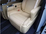2018 Toyota Alphard Hybrid Hybrid 2.5 G E-Four 4WD Van for sale, Japanese used car export - photo 35 of 79 | GULJI TRADERS
