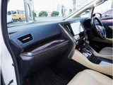 2018 Toyota Alphard Hybrid Hybrid 2.5 G E-Four 4WD Van for sale, Japanese used car export - photo 41 of 79 | GULJI TRADERS
