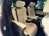 2018 Toyota Alphard Hybrid Hybrid 2.5 Lounge S E-Four 4WD Van for sale, Japanese used car export - photo 58 of 68 | GULJI TRADERS