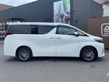 2019 Toyota Alphard Hybrid Lounge 4WD Van for sale, Japanese used car export - photo 21 of 24 | GULJI TRADERS