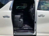 2020 Toyota Alphard Hybrid Hybrid 2.5 Lounge S E-Four 4WD Van for sale, Japanese used car export - photo 45 of 80 | GULJI TRADERS